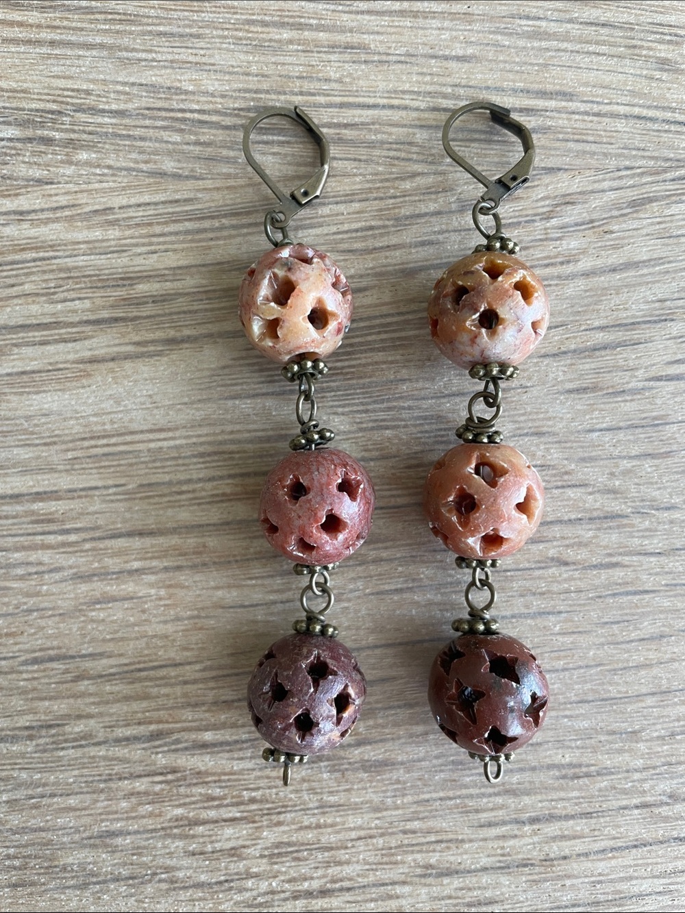 HAND CRAFTED CARVED SOAPSTONE TIERED BOHO BALL DROP DANGLE EARRINGS - Picture 6 of 12